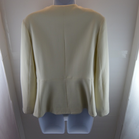 MaxMara Cream Hidden Button Suit Blazer - Picture 4 of 10